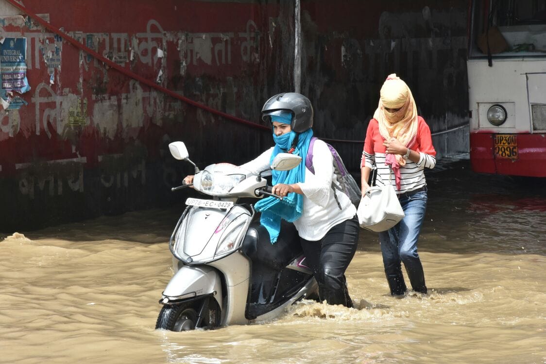 condition of roads in lucknow after rain