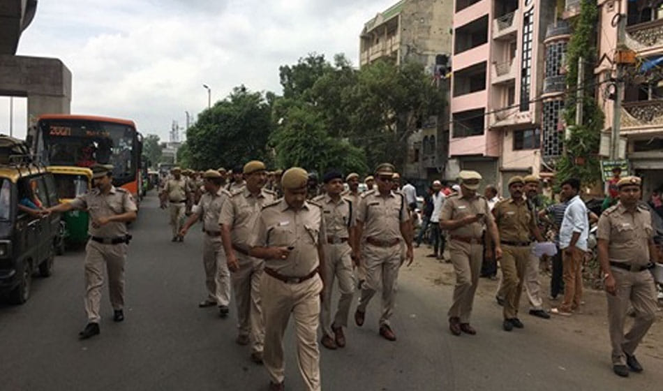 Big News, Weapons stored at National Highway