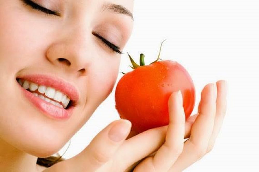 Beauty Tips simple way to use tomato for you glowing skin care