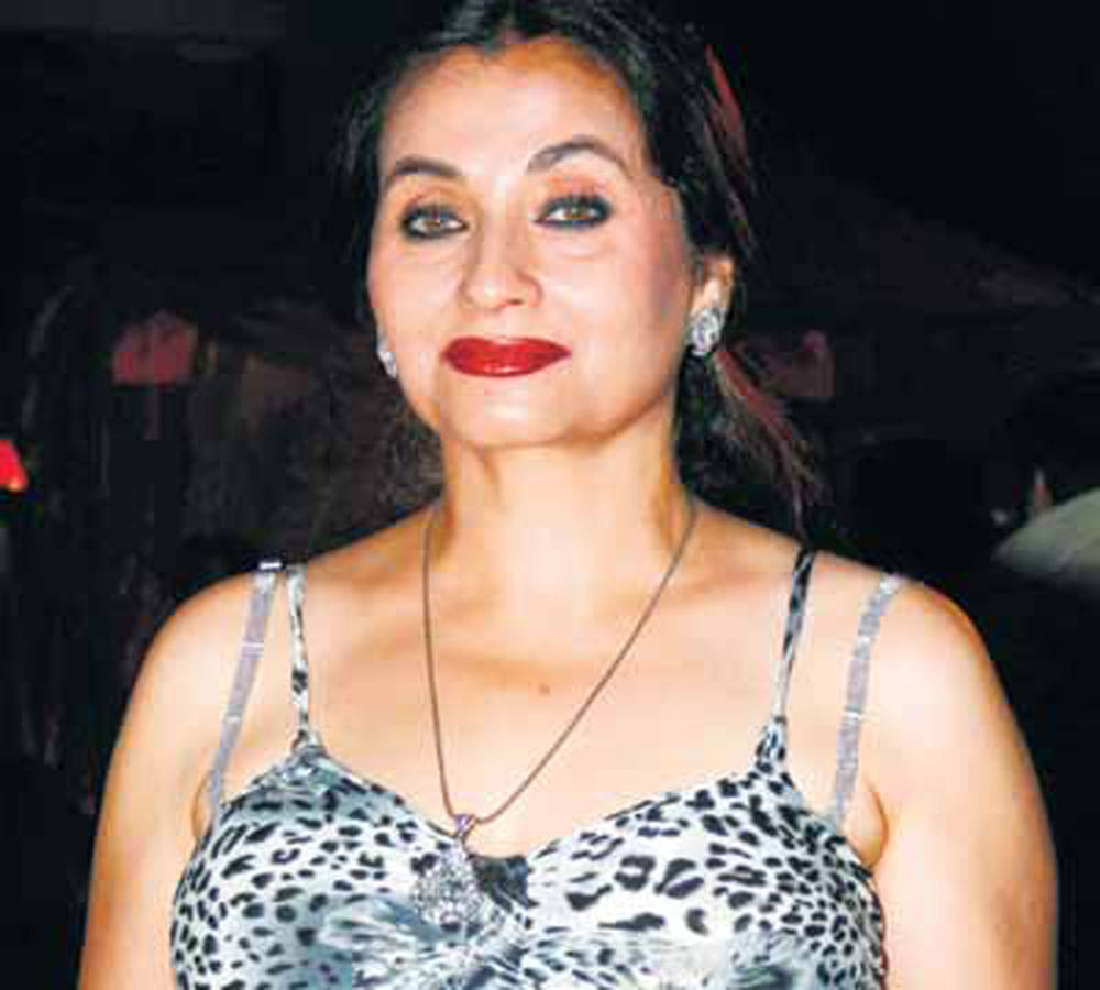 untold facts of pakistani actress and singer salma agha