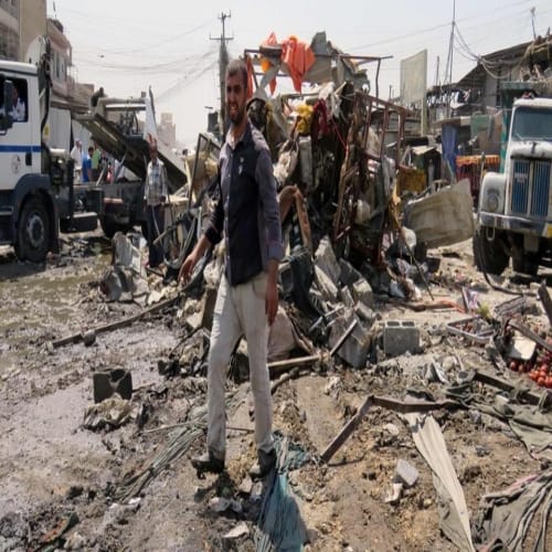Creepy Pictures of Car Bomb Blast In Baghdad, died 12 People