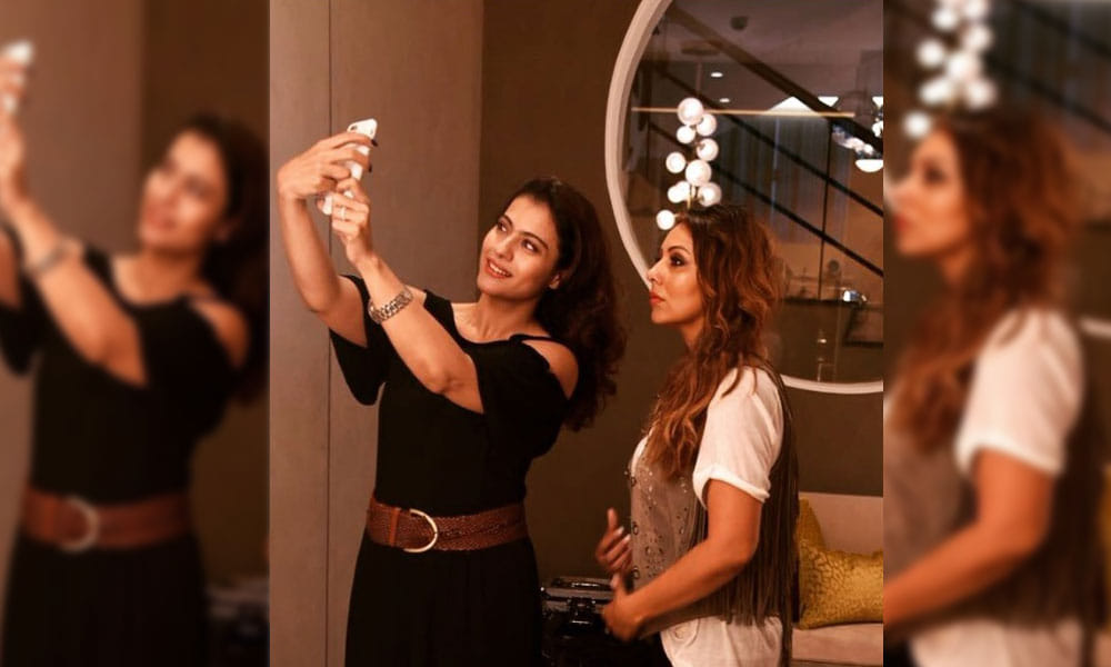 Bollywood Actress Kajol Visits Shah Rukh Khan Wife Gauri Khan Store Clicks Selfie With Her