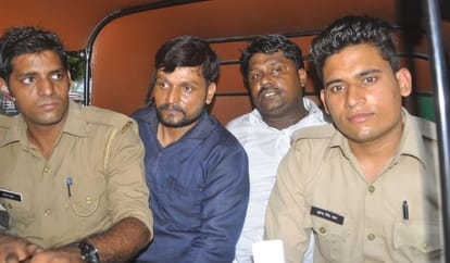 old currency found in ravidas mehrotra car