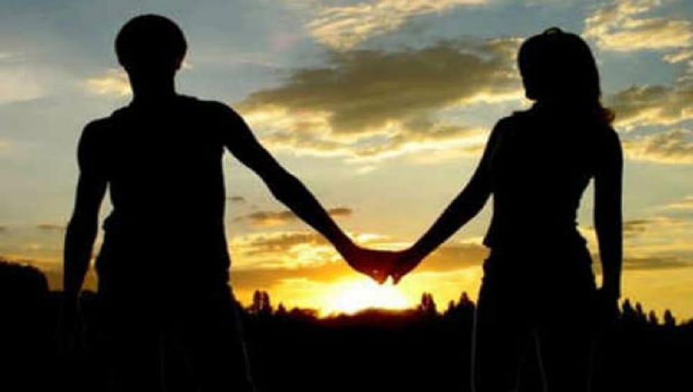  Girlfriend was run away by married man, came back to home wife treat somthing like that