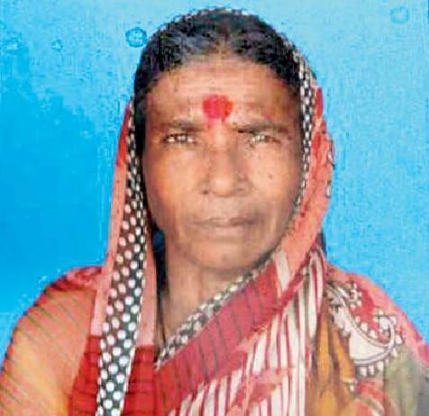 a drinker man stabbed his mother to death and later eaten her heart