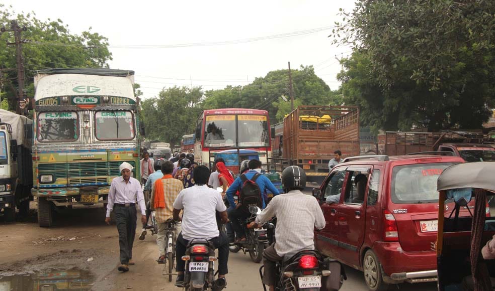 varanasi chandpur to lahartara road jam always