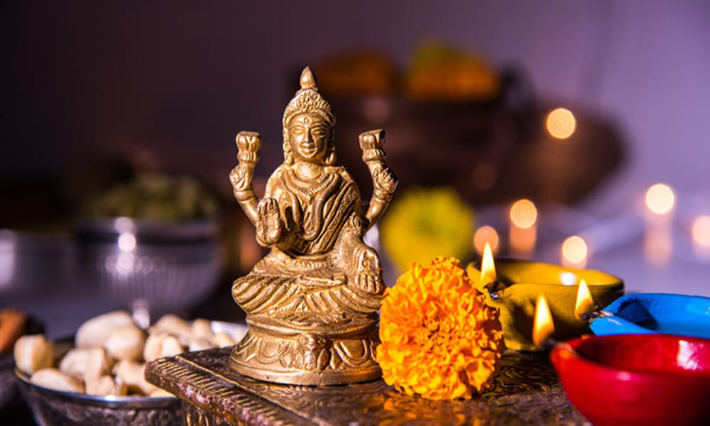 Know the favourite flower of deities as per their choice and beliefs about it in Hindi