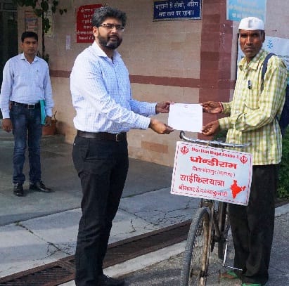 महाराष्ट्र से साइकिल से चंपावत पहुंचे धोंडीराम