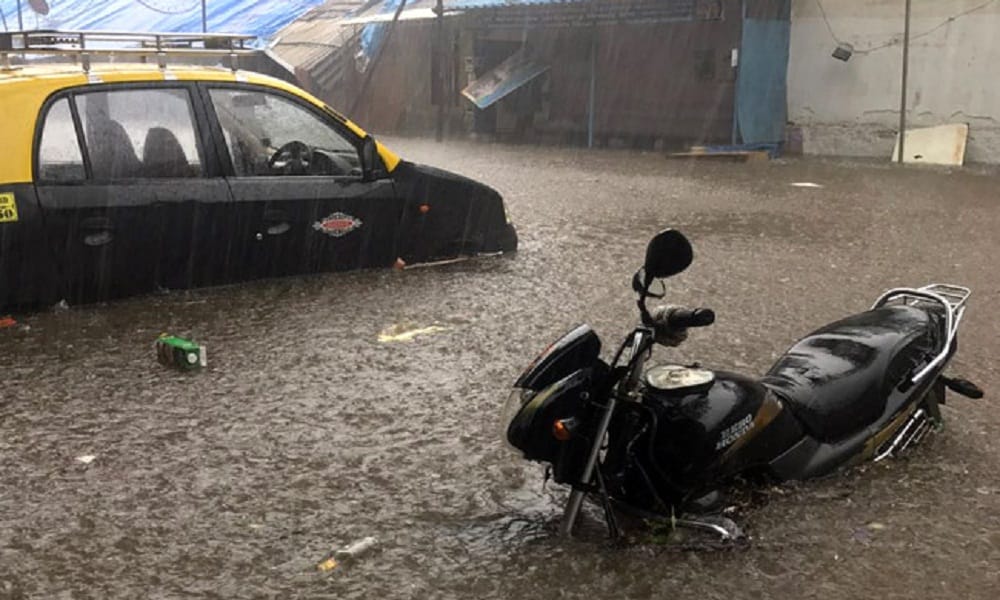 see pics, heavy rain in mumbai