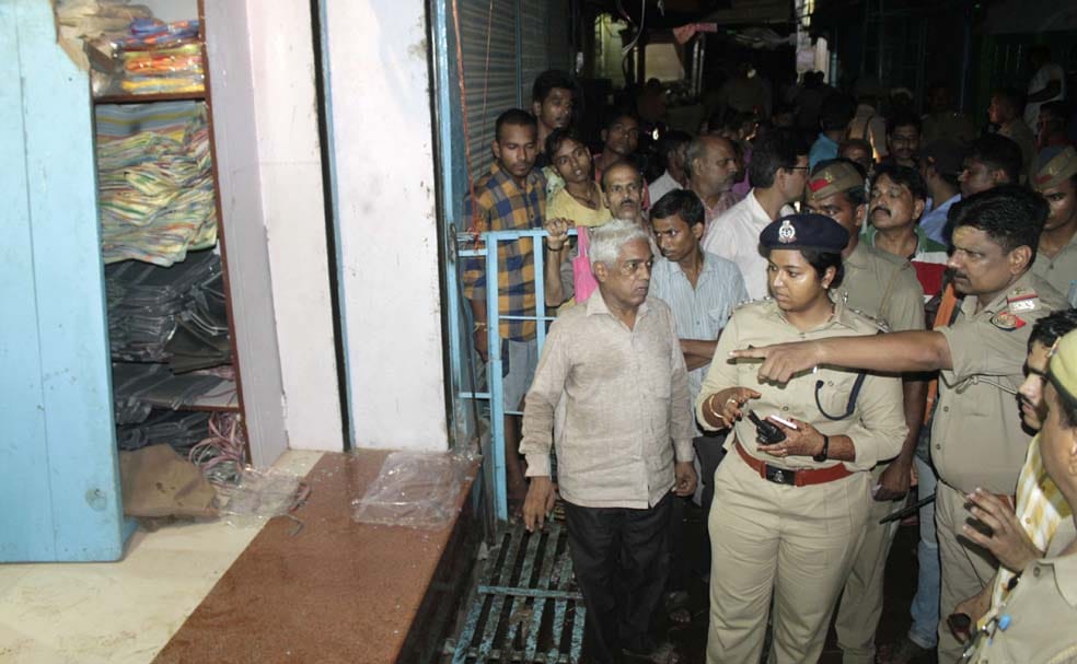 varanasi bag businesman shot out died