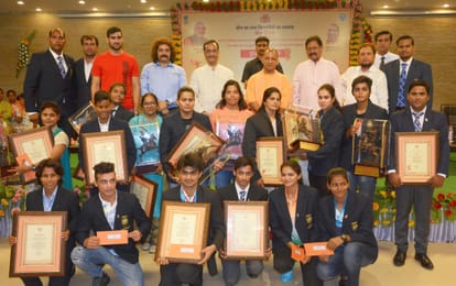 cm yogi will award sports persons on national sports day