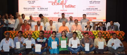 chief minister yogi adityanath warns officers.