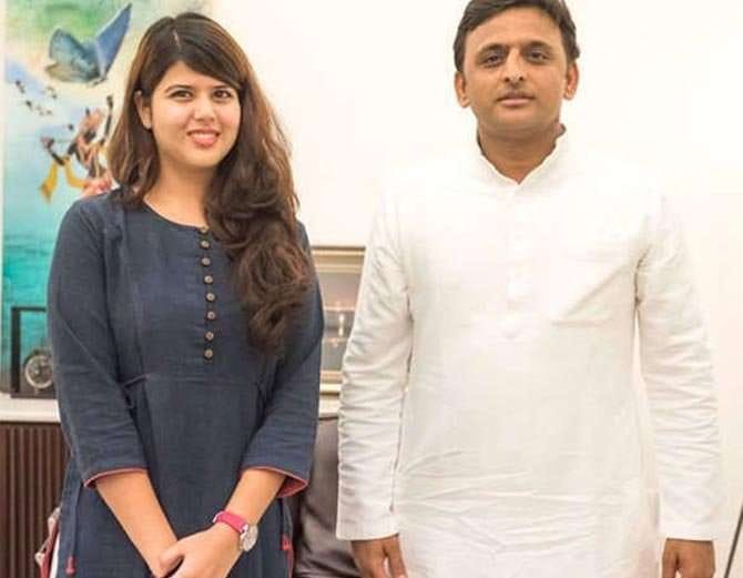 Lalu Prasad Yadav Son Tej Pratap Yadav With a Strange Girl Photo Viral