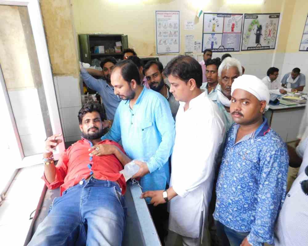 five policeman suspended after beaten hindu yuva vahini president