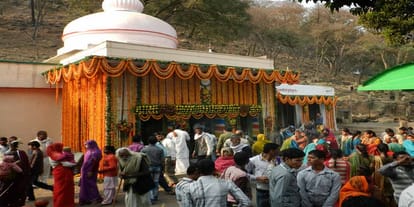 milk flowed out blessed pilgrims in lord kamtanath tample in chitrakoot