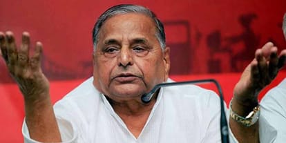 akhilesh yadav yash bharti award sp leader officer 11 lakh