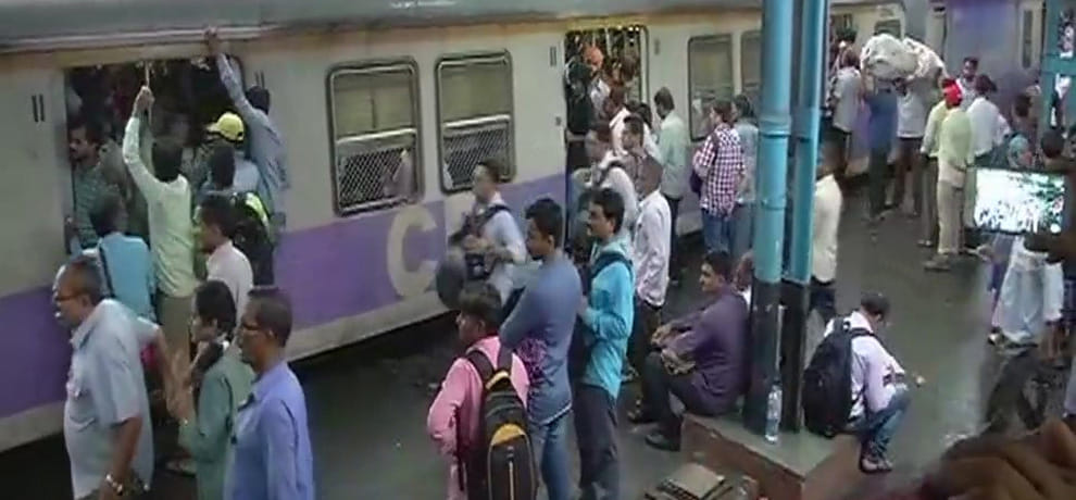 mumbai rain, flood situation in mayanagri, train service resumed 