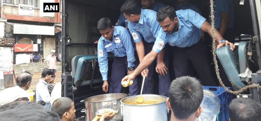 mumbai rain, flood situation in mayanagri, train service resumed 