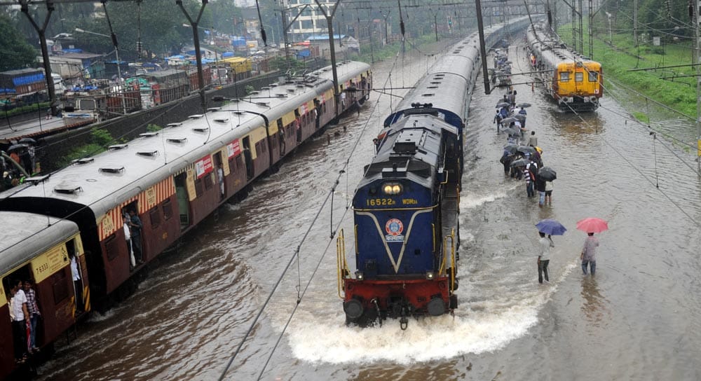 trains cancelled due to heavy rainfall in mumbai 