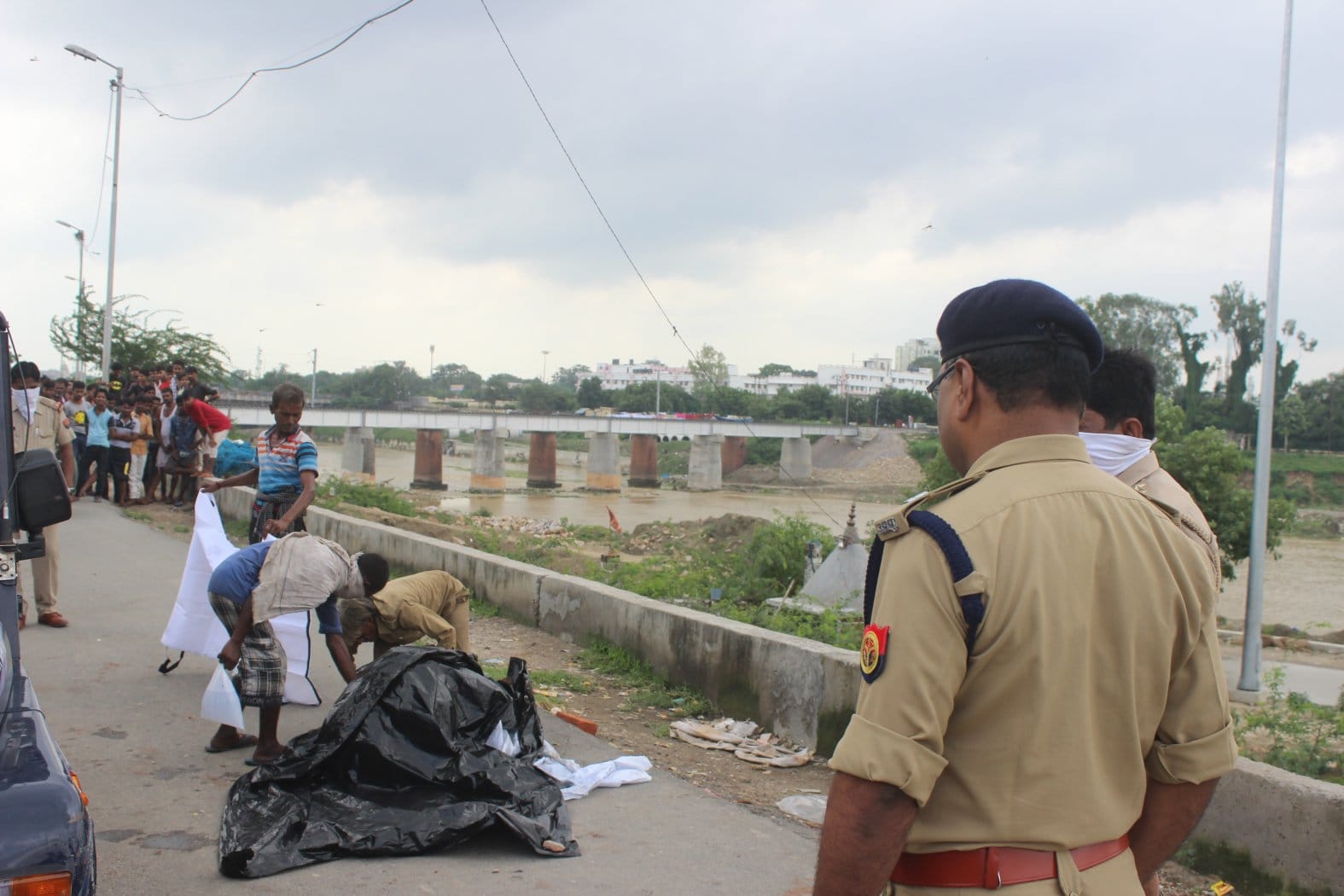 girl dead body found in lucknow