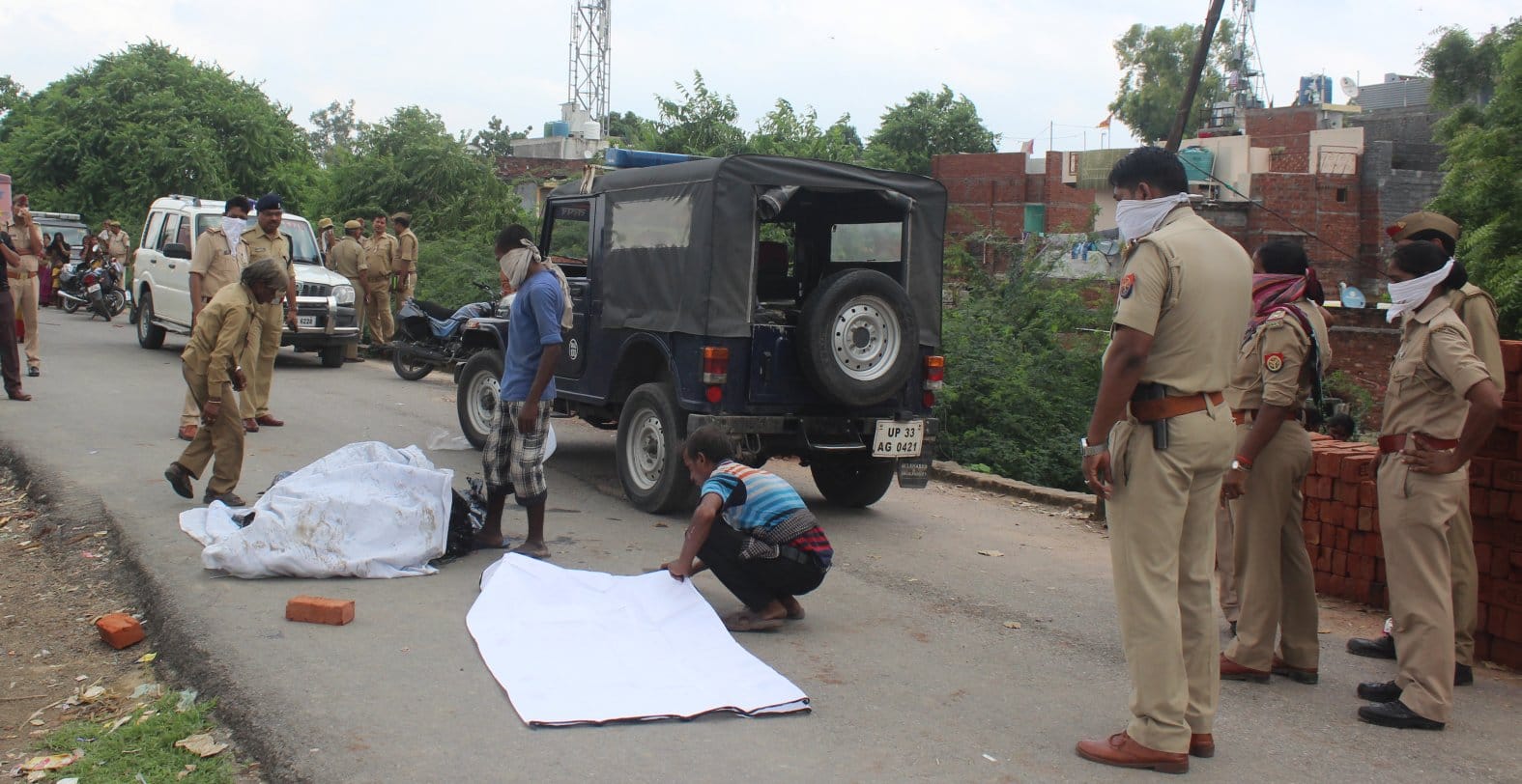 girl dead body found in lucknow