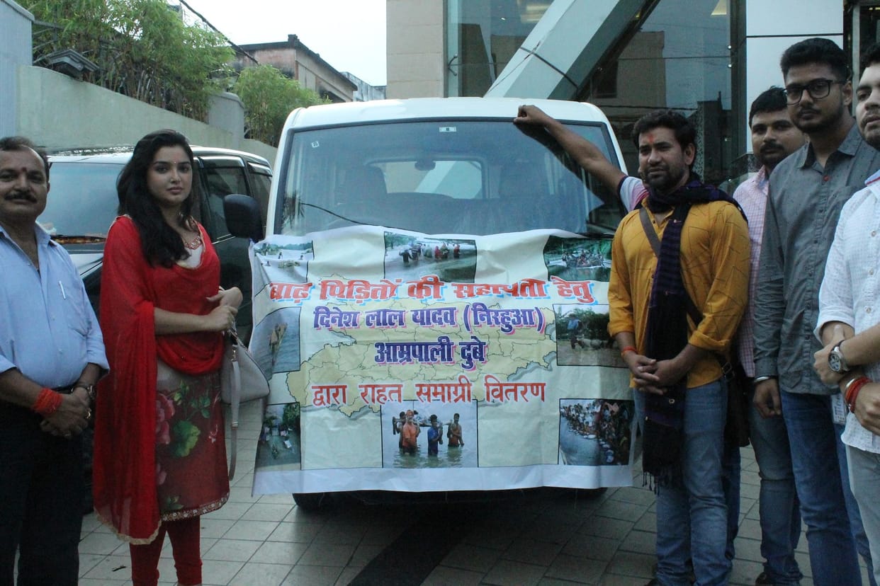 Nirhua and aamrapali dubey came forward to help Bihar flood victims