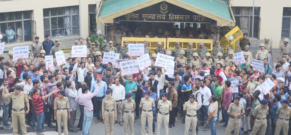 Gudiya Nyaya Manch protest outside police headquarter shimla