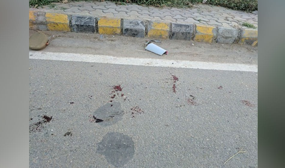 police encounter with criminals in ghaziabad two personnel injured one criminal arrested 