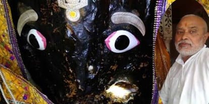 milk flowed out blessed pilgrims in lord kamtanath tample in chitrakoot