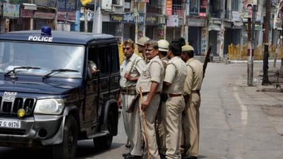 uttar pradesh police run there official vehicles without proper documents and insurance