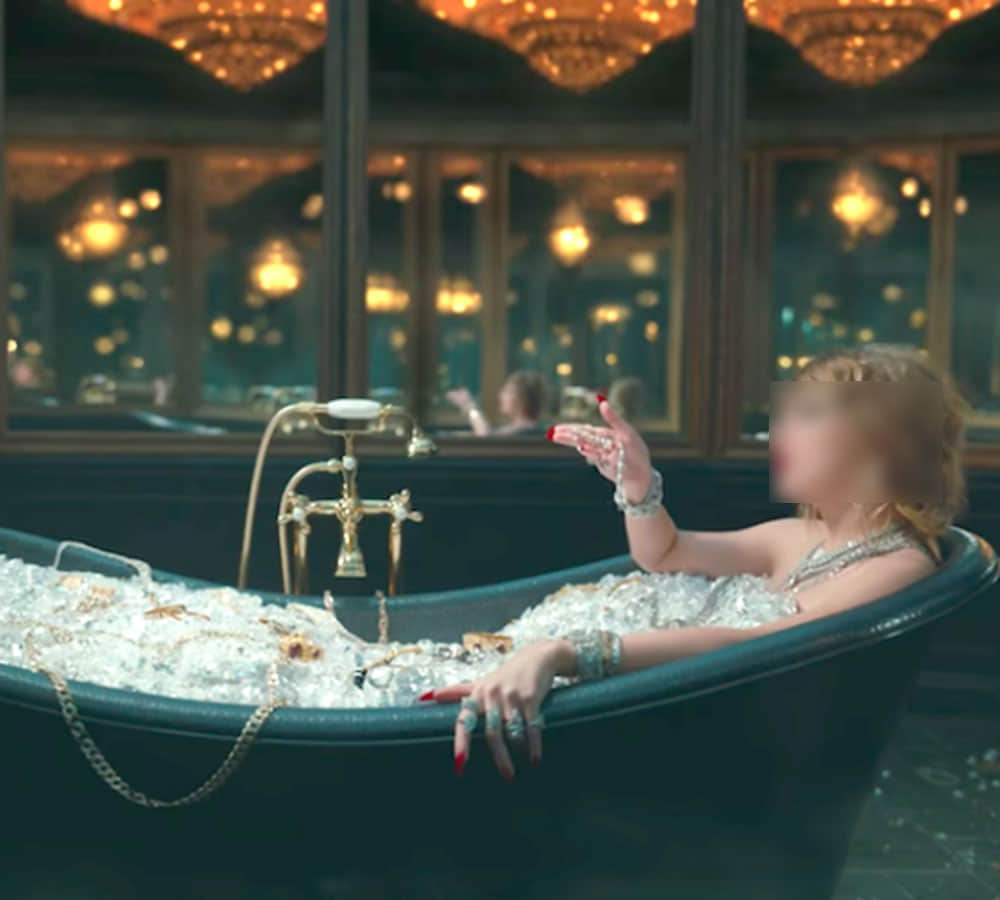 hollywood singer taylor swift buys a very coslty house