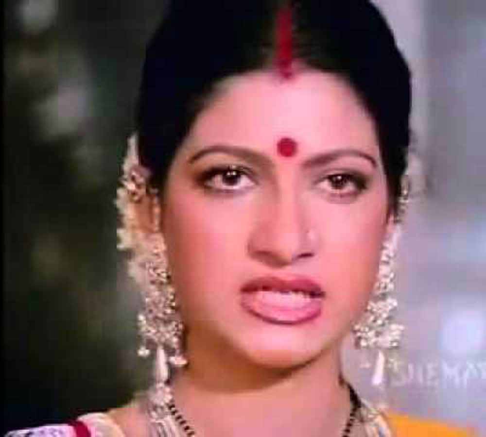 mahabharata actress kunti disappear from film industry know her life jourrney