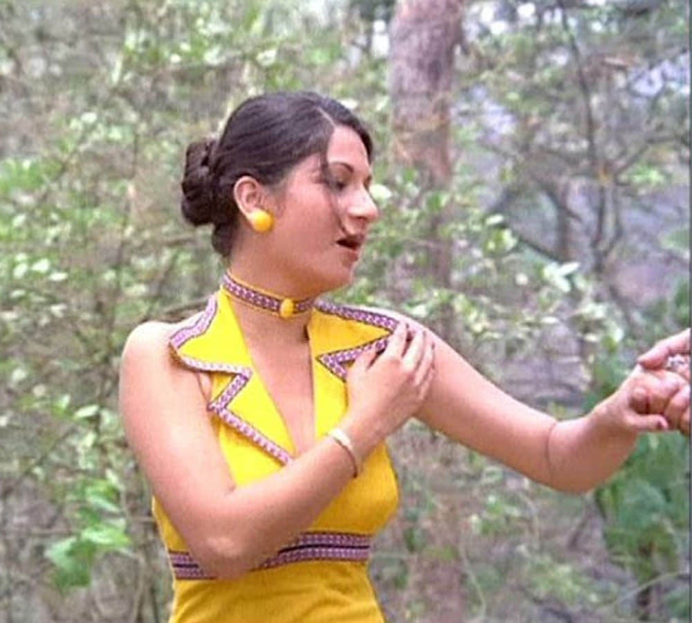 mahabharata actress kunti disappear from film industry know her life jourrney