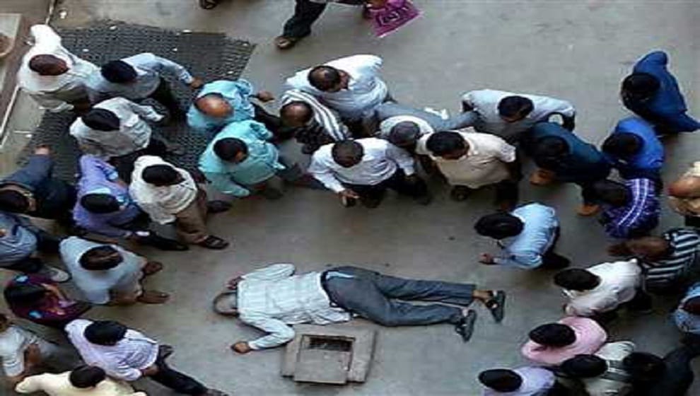 Shopkeeper suicide by jumping from the fifth floor of the hospital