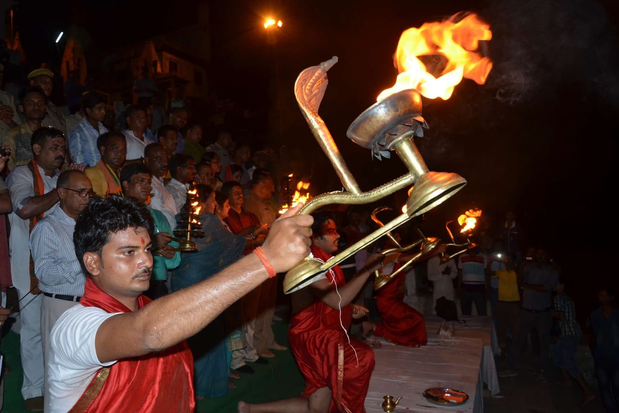Resolation of Ganga Nirmilization by Arti