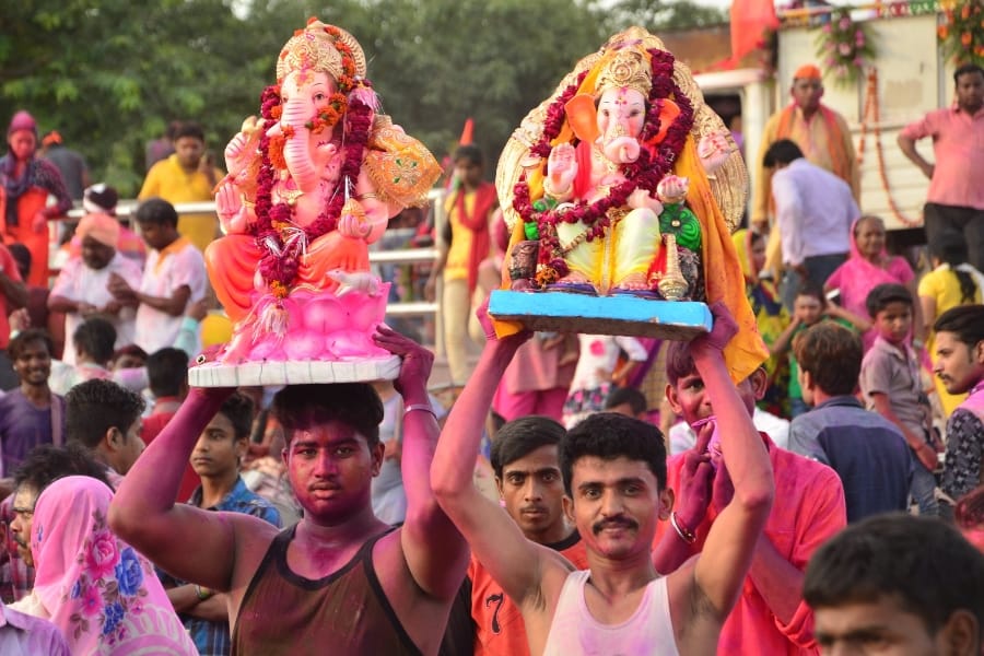 emersion of statues of lord ganesha in Lucknow.