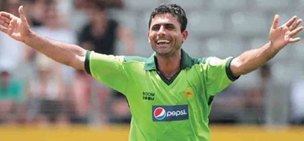 tamannaah bhatia pic with abdul razzaq viral on social media