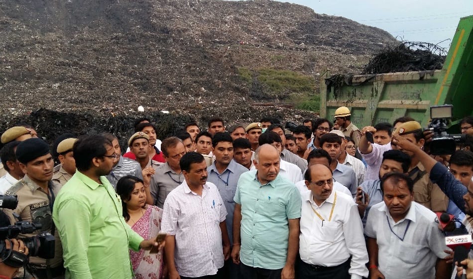 cm kejriwal blams on MCD over waste management on ghazipur landfill collapse