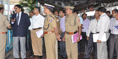 Goons beaten trian passengers  in Sampark Kranti Express