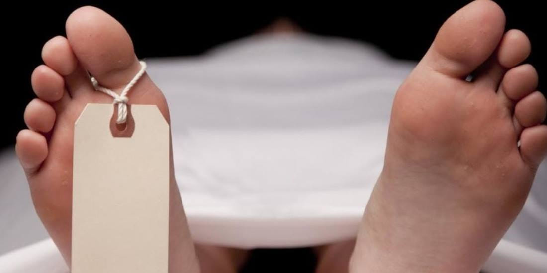helpless father took daughters body in rickshaw