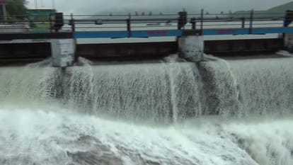 Rain is still continue in lake city udaipur