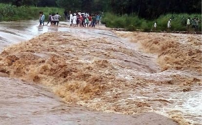 national highway sunk in haridwar due to very heavy rain