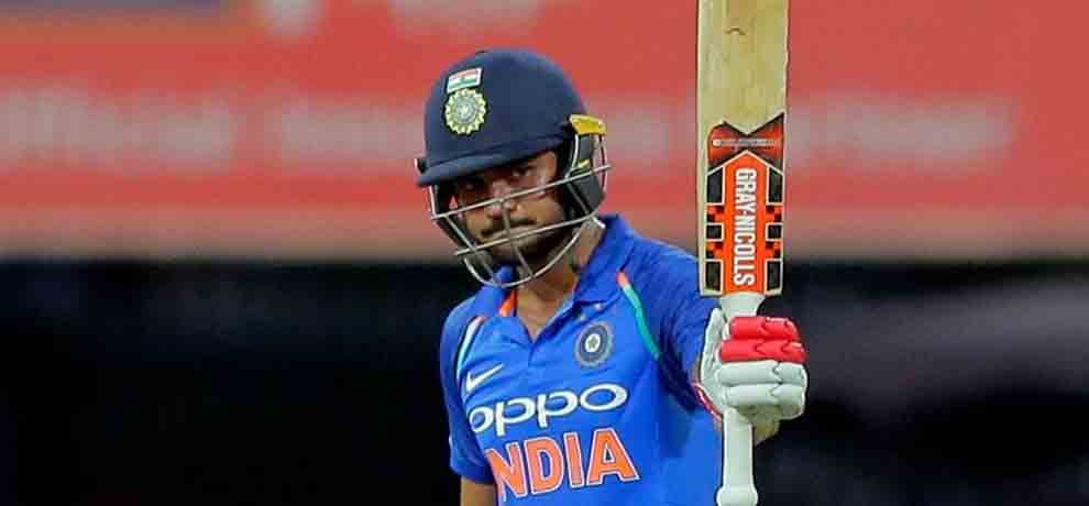 manish pandey said dhoni likes to give advice during batting