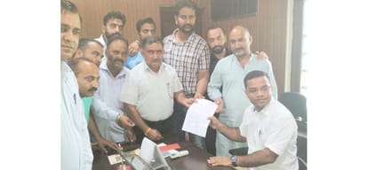 Himachal hamirpur BJP mla vijay agnihotri gets into argument with police officer