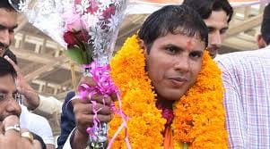 First Para athlete rewarded with Khel Ratn, arrives at home town