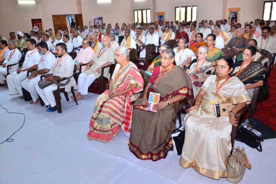pro and cons of bjp government discussed in rss meeting in vrindavan