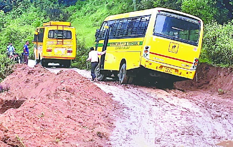 School bus hanging on Pithoragarh-Marsholi road