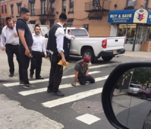 watch how Man leg stuck in sinkhole in new york city