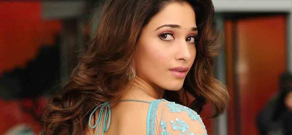 tamannaah bhatia pic with abdul razzaq viral on social media