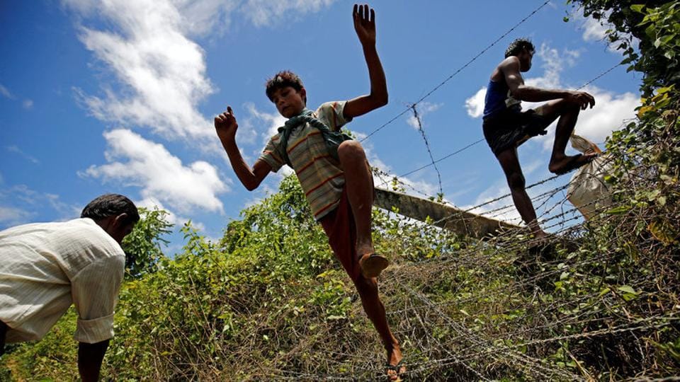 See Photos: After Voilence in Myanmar at least 18,500 Rohingya have crossed into Bangladesh 